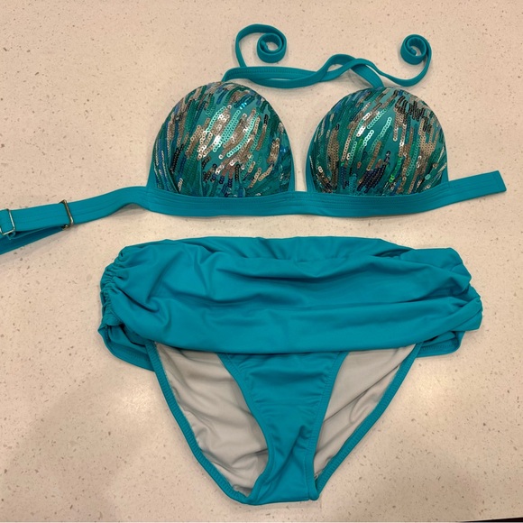 Venus Swim Haul!  4 full coverage bottoms 10/12, 3 Halter Tops 34DDD/32G/36DD - Picture 2 of 16